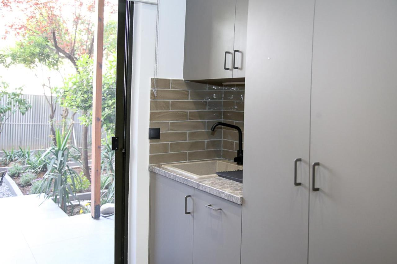 Caravin Wanderhome, 5 Min From Metro Nea Ionia Athen Exterior foto